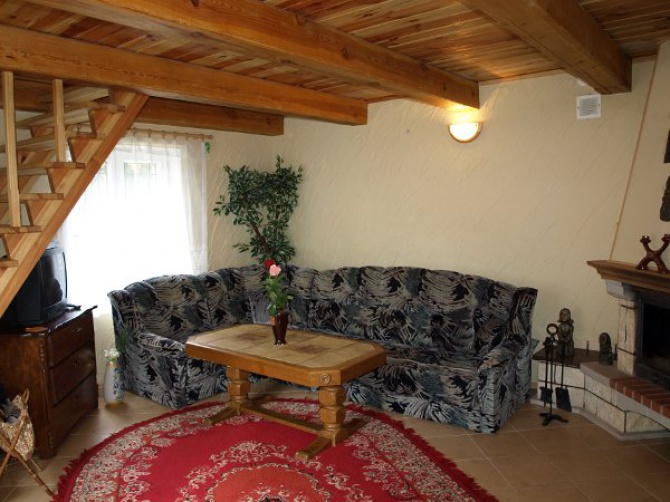 domki letniskowe biały i żółty  Mazury Ryn